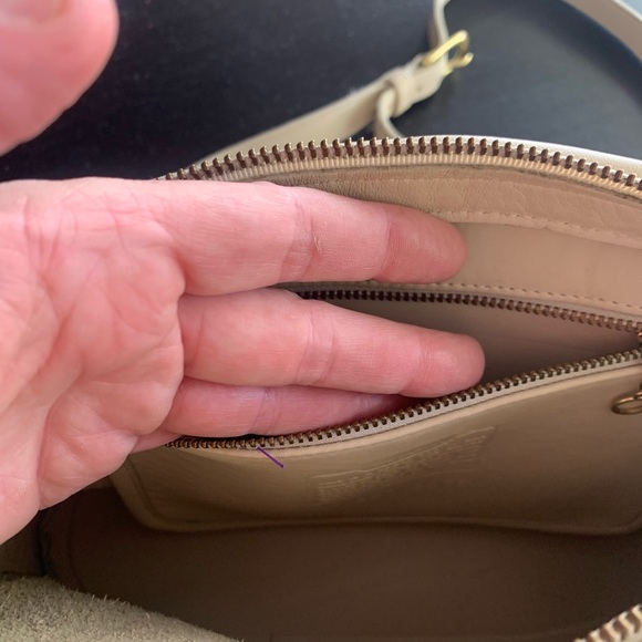 Coach Adjustable strap small shoulder bag - Picture 6 of 10